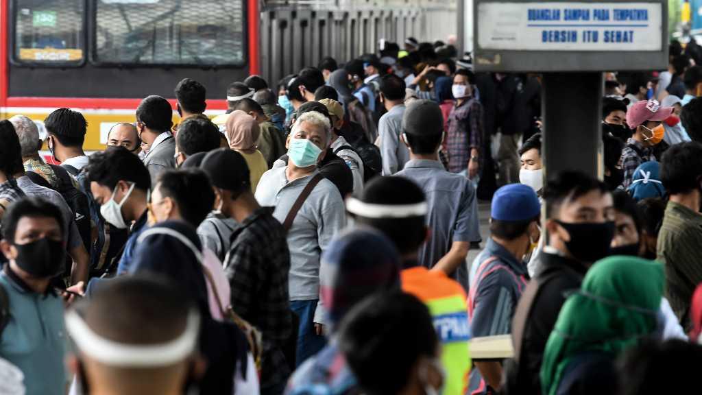 Dilarang Bicara di Transportasi Umum: Droplet Bisa Bertahan 15 Menit