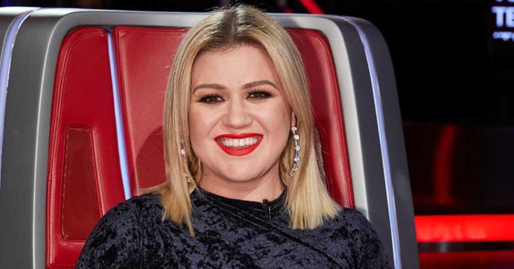 Kelly Clarkson Hingga Shia LaBeouf Raih Hollywood's Walk of Fame