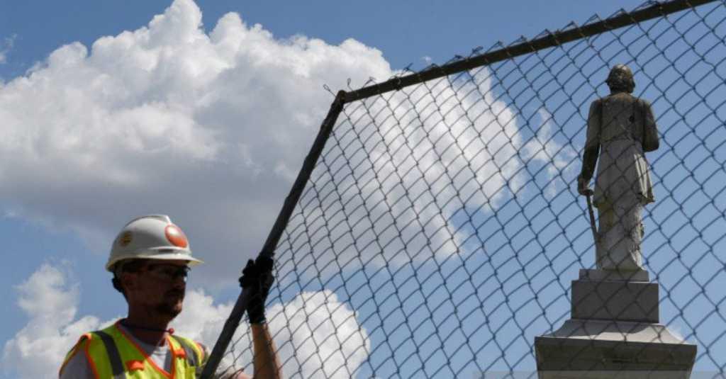 Trump Sebut Perobohan Patung Jenderal Konfederasi Sebagai Aib