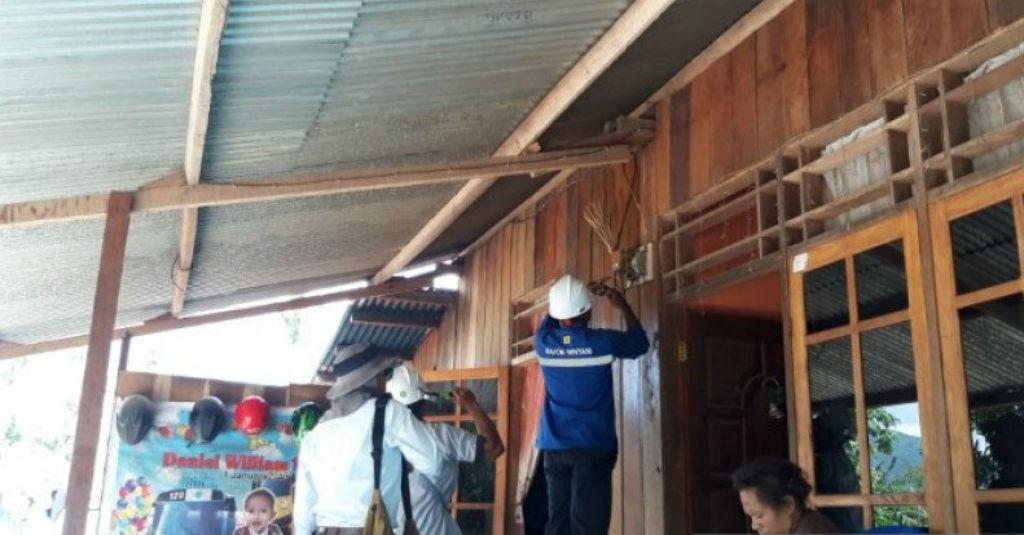Sesuaikan Tagihan Rekening Listrik, Petugas PLN Turun Langsung ke Rumah