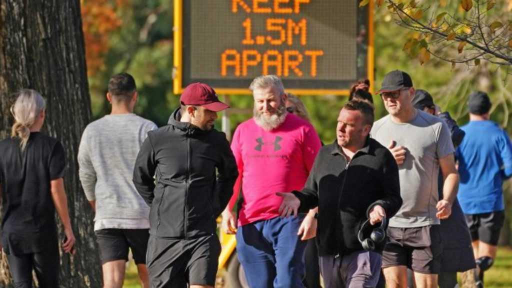 Mengapa Jaga Jarak 1,5 Meter Dianggap Mampu Tangani COVID-19?