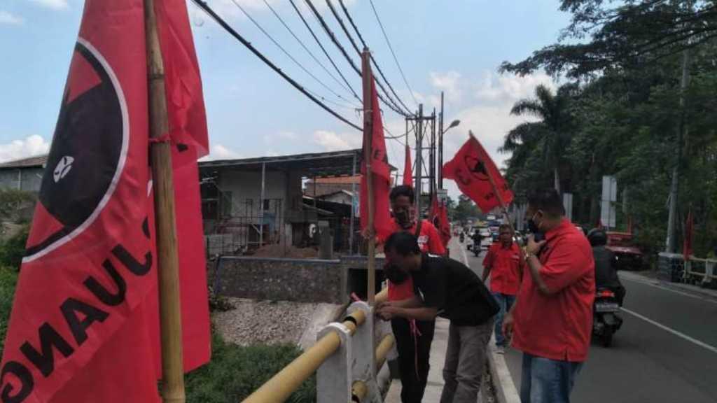 Seribu Bendera PDIP Terpasang di Kawasan Perkotaan Garut