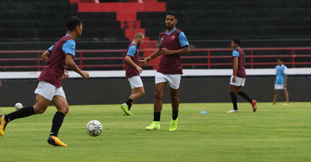 Hendro Kartiko Siapkan Latihan Ekstra Kembalikan Respons Kiper