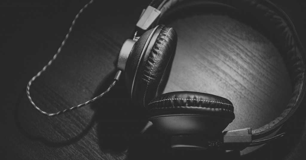 Penggunaan Headphone Berlebih Bisa Picu Gangguan Pendengaran hingga Sakit Jantung