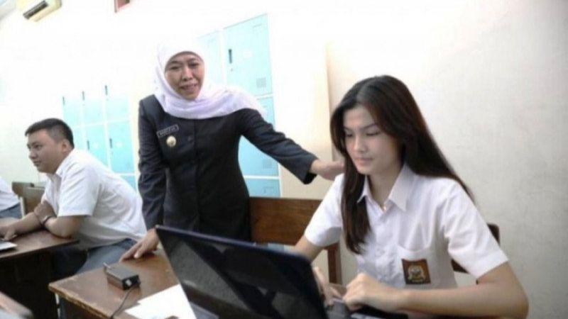 Gubernur Khofifah: Laporkan Jika SMA/SMK Negeri Tarik SPP