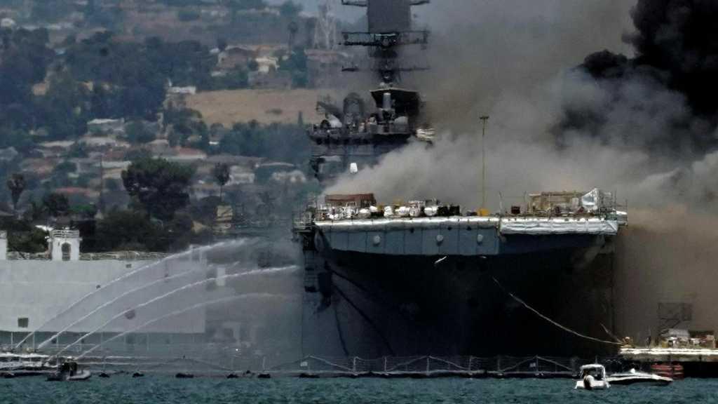 Kapal Perang AS USS Bonhomme Richard Meledak di San Diego