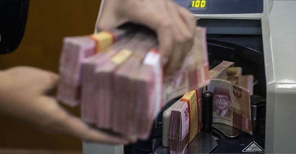 Meski Neraca Dagang Surplus, Rupiah Justru Melemah Rp14.588 per USD