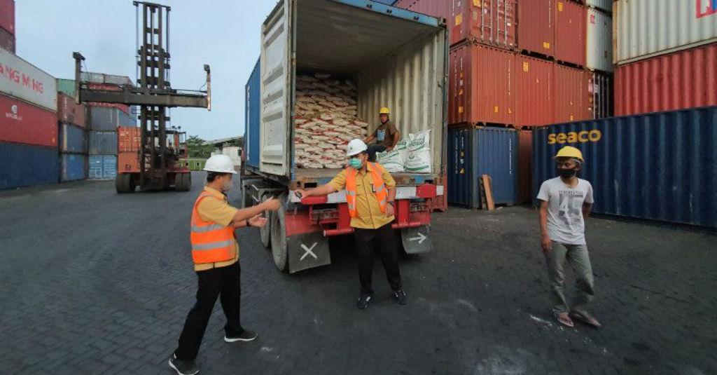 Jawab Tantangan Erick Thohir, Petrokimia Ekspor Perdana Kapur Pertanian