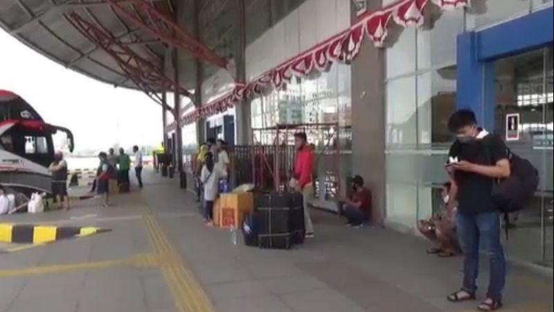 Sejak Pemberlakuan CLM, Lonjakan Penumpang Terjadi di Terminal Pulo Gebang