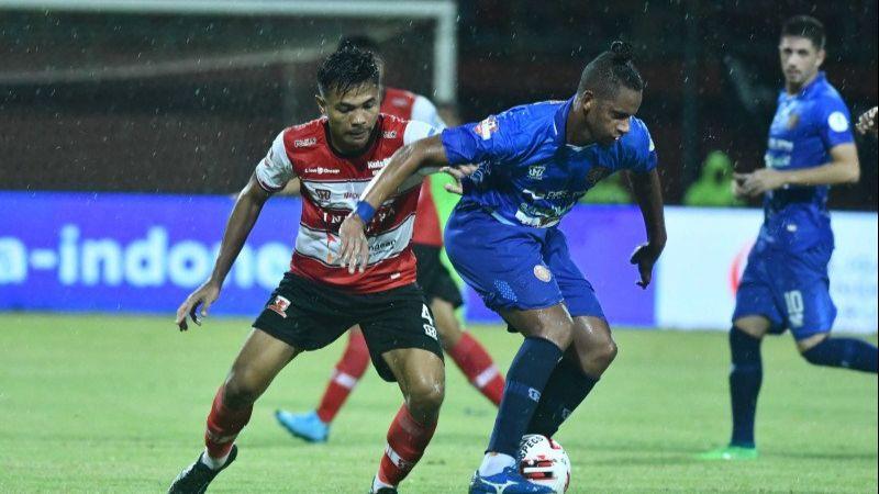 Dipanggil Timnas untuk Pertama Kali, Asep Berlian Senang Bukan Kepalang