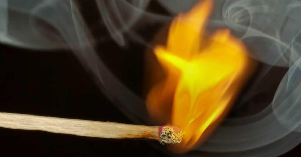 Pria Temperamen di Sidoarjo Bakar Istri dan Anaknya Pakai BBM