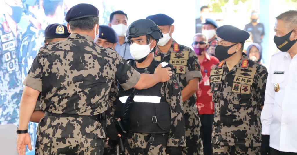 Menteri Edhy Beri Kejutan pada Penjaga Laut Pemberani Tangkap Kapal Vietnam