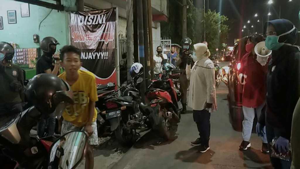 Cerita Risma Turun dari Mobil Meradang Lihat Remaja di Jalan Diponegoro
