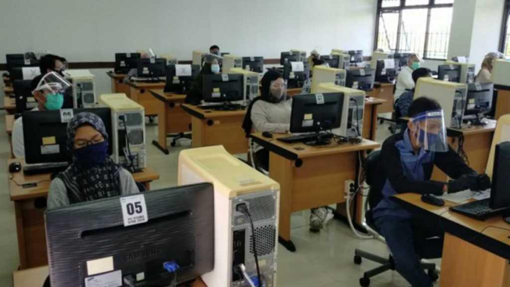 DPRD Surabaya pada Risma: Jangan Sampai Mimpi Anak Surabaya Pupus