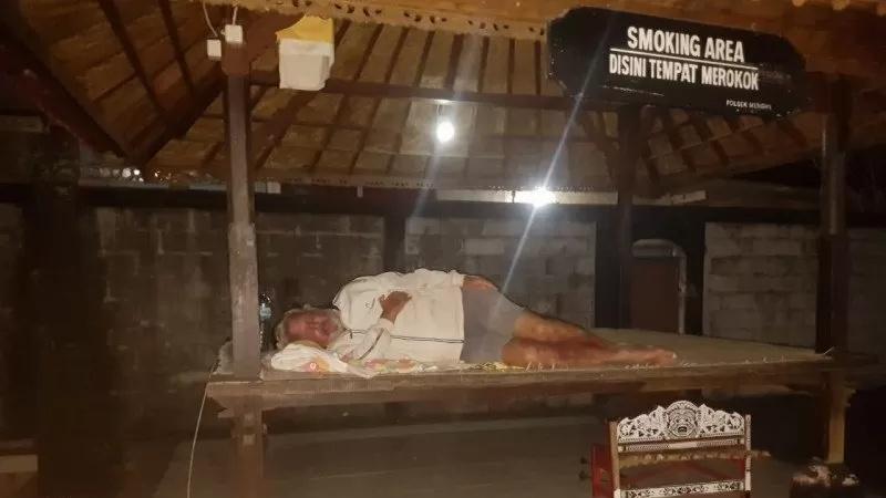 Turis Asal Inggris Jadi Gelandangan di Bali, 3 Minggu Minta-minta Makan