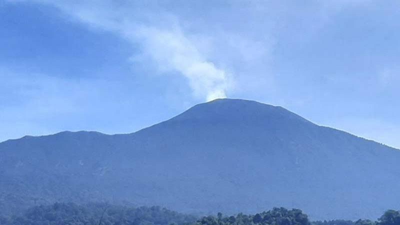 PVMBG: Gunung Slamet Status Waspada, Pendakian Belum Diizinkan