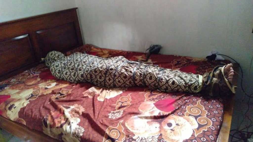 Viral Fetish Kain Jarik Berkedok Riset, Korban Dibuat seperti Pocong