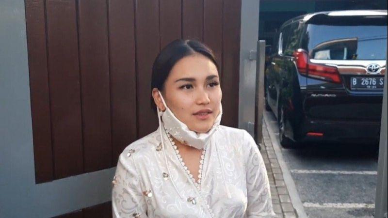 Ayu Ting Ting Sedih Tahun Ini Tak Jadi 'Tukang Daging'