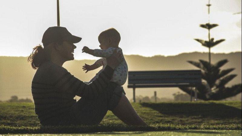 Bermain Bareng Anak Tidak Perlu Ribet, Kata Psikolog