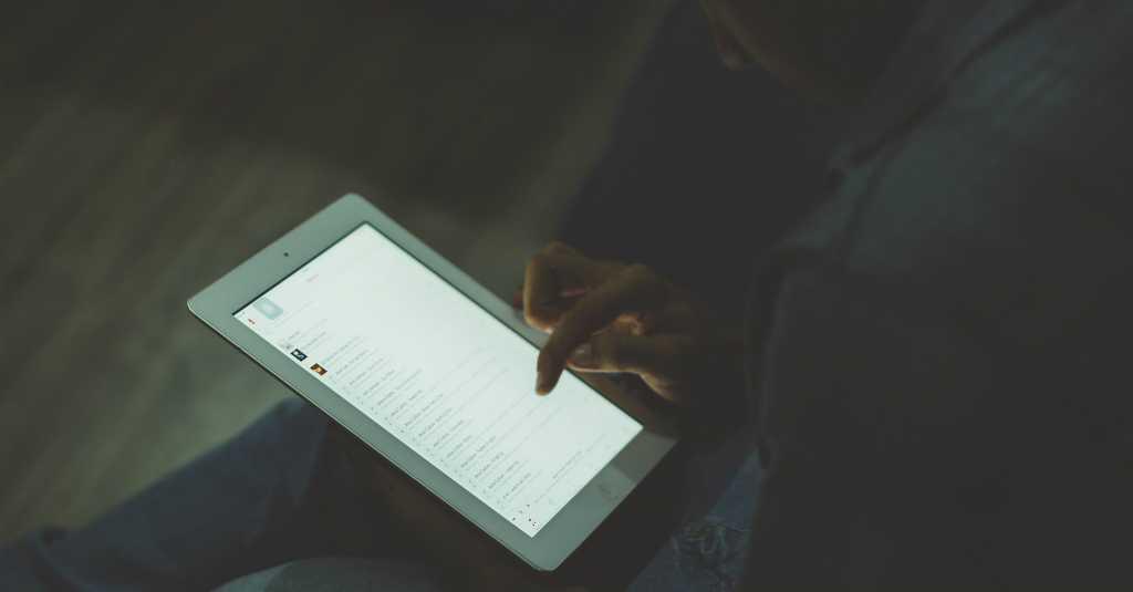 Istirahatkan Mata 20 Menit Jika Terlalu Lama Menatap Layar