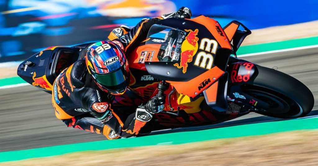 Raih Kemenangan, Brad Binder Beri Kejutan di GP Ceko