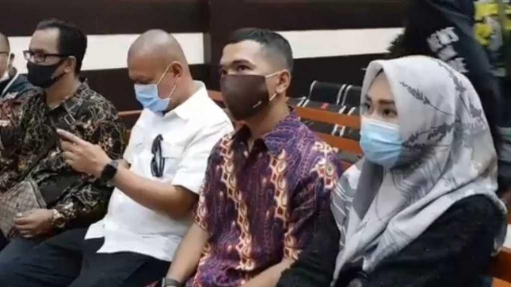 Putra Siregar Berkoar Usai Sidang Perdana: Ini Pembunuhan Karakter