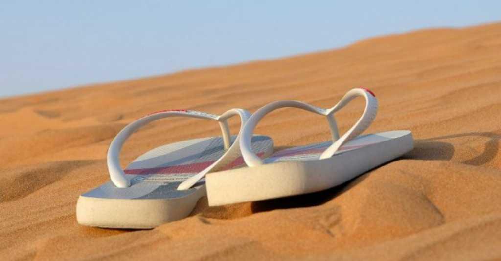 Manfaatkan Alga, Sandal Jepit Ramah Lingkungan Ini Cocok untuk ke Pantai