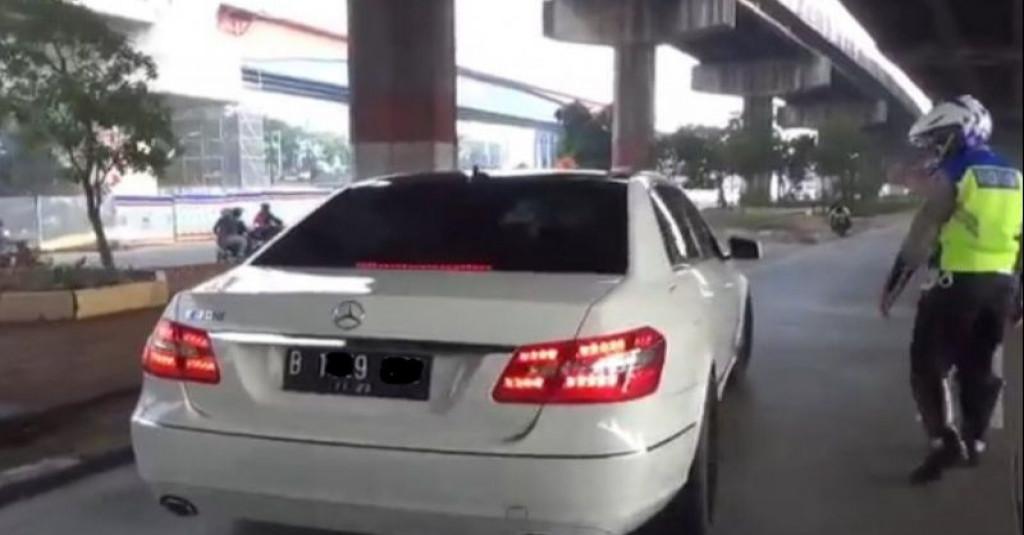 Hari Pertama Sanksi Tilang Ganjil Genap Didominasi Kendaraan Luar Jakarta