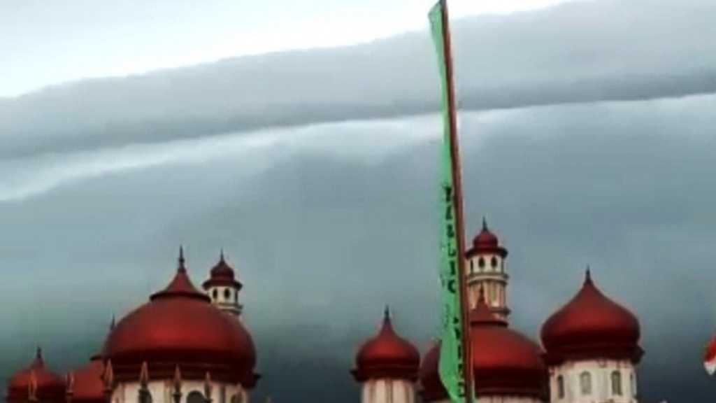 Viral Fenomena Awan Mirip Gelombang Tsunami di Aceh, Ini Penjelasan BMKG