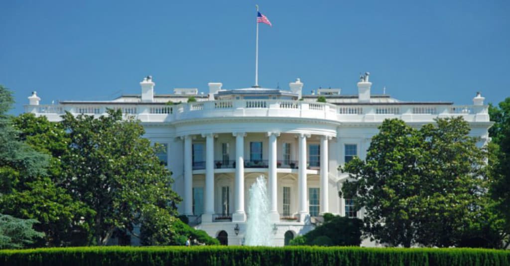 Terjadi Penembakan di Luar Gedung Putih, Trump Dievakuasi Secret Service