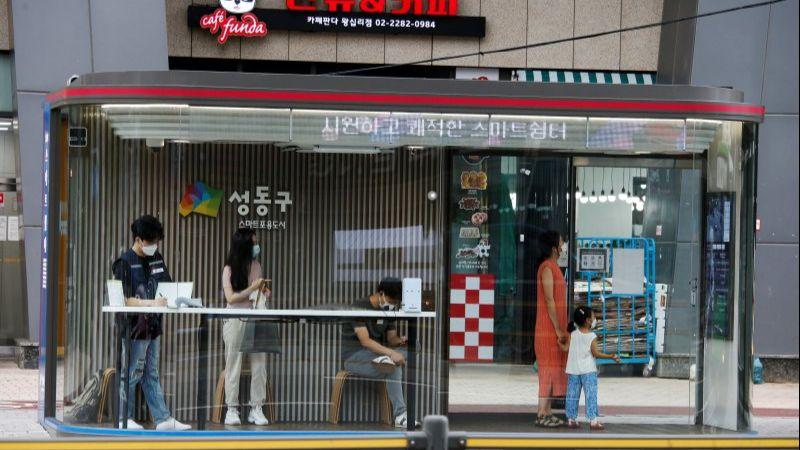 Seoul Punya Halte Bus Khusus, Pelindung dari Hujan dan COVID-19