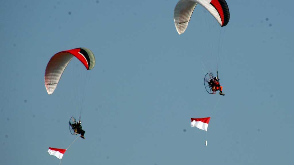 Pengibaran Merah Putih di Ketinggian 2.020 M Pecahkan Rekor Dunia