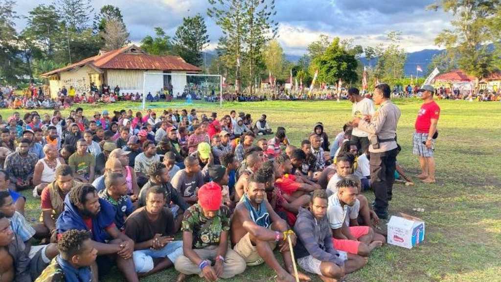 Pertandingan Sepak Bola HUT RI Diwarnai Keributan, 32 Orang Terluka