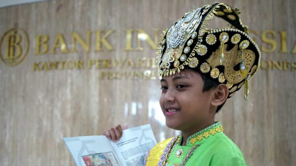 Ini Dia Aditya Perpatih, Sosok 9 Tahun yang Kenakan Makuta di Uang Rp75.000