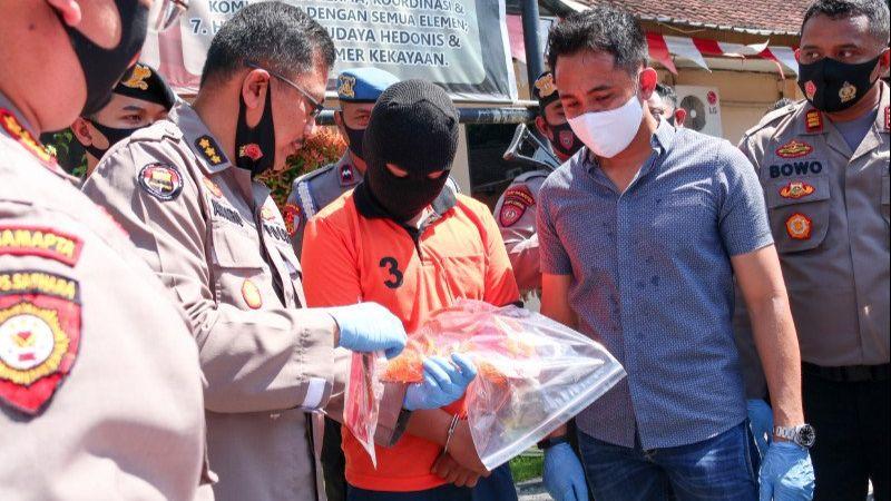 Rekaman CCTV Depan TKP Pembunuhan Mahasiswi di Mataram Terungkap