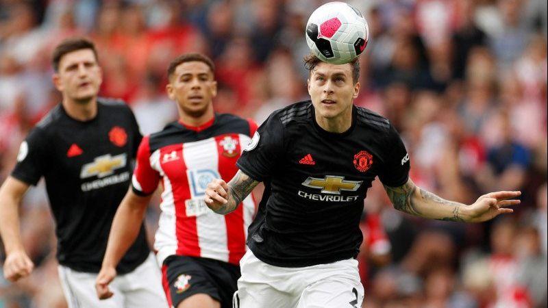 Aksi Heroik Bek Man United Berhasil Kejar Penjambret Wanita Tua