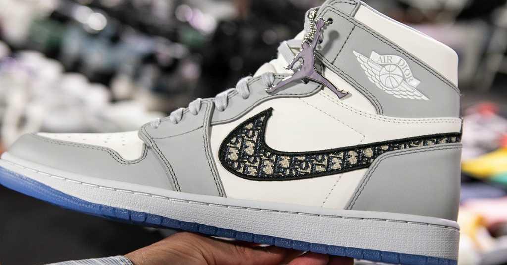 Kolaborasi Nike Jordan dengan Dior Ciptakan Sepatu Harga Selangit