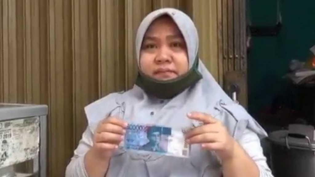 Masih Heboh Rp75 Ribu, Pedagang di Pasar Rebo Ini Justru Tertipu Uang Palsu