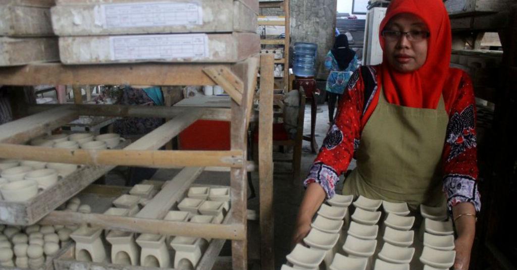 Indonesia Kenakan BMTP untuk Produk Ubin Keramik dari India dan Vietnam