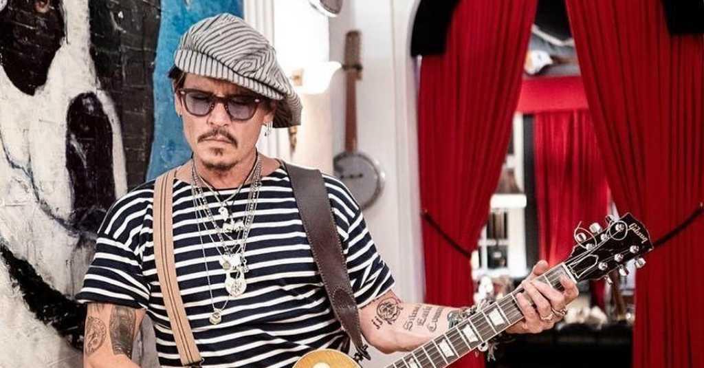 Bentrok dengan Jadwal Syuting, Johny Depp Minta Persidangan Ditunda