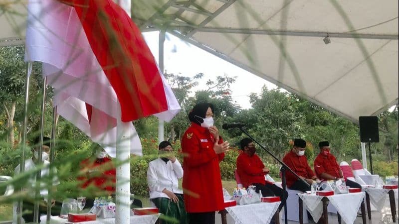 Risma Pesan kepada Eri-Armuji Makin Sejahterakan Warga Surabaya