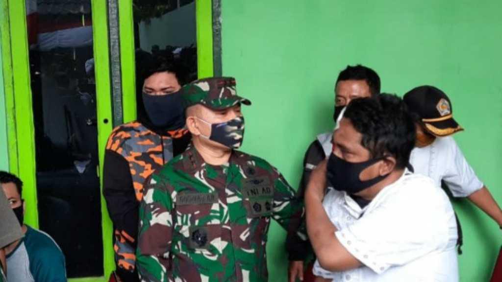 Pangdam Jaya Bayarkan Ganti Rugi Pengerusakan Mapolsek Ciracas