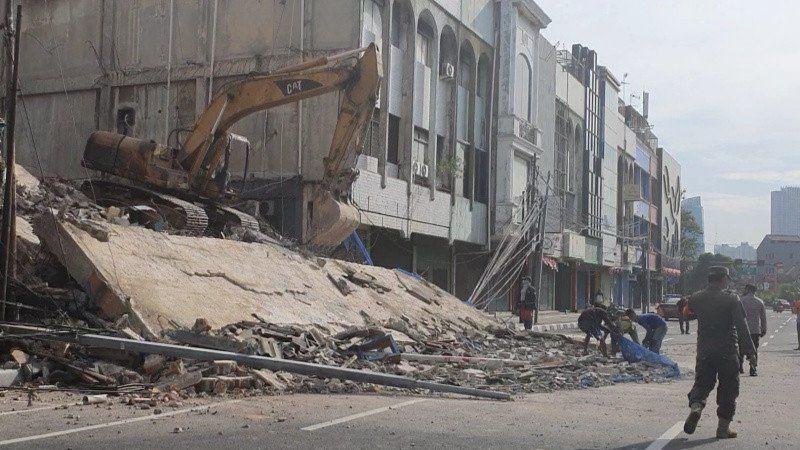 Camat Sebut Pembongkaran Bangunan yang Ambruk di Cideng Tak Berizin