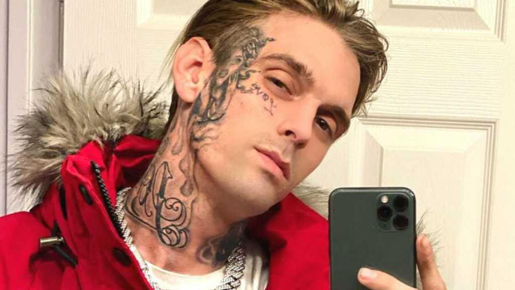 Aaron Carter Rambah Industri Pornografi