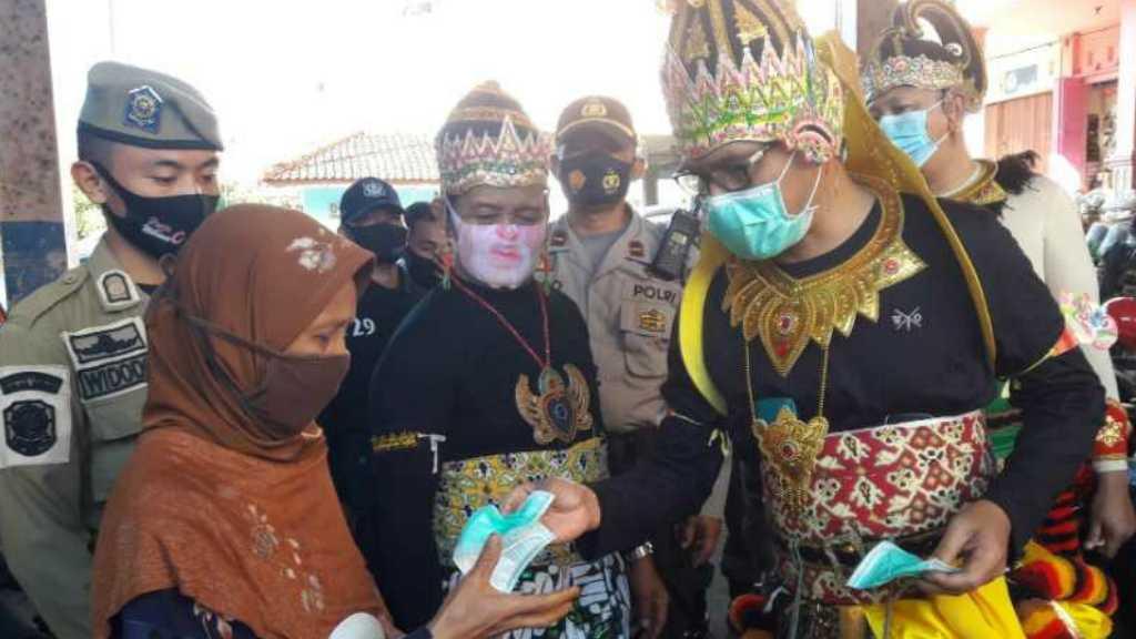 Viral Sejumlah Wayang Masuk Pasar Tradisional, Ternyata Dia...