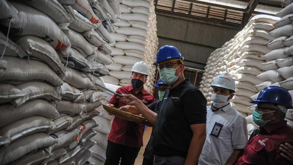 Mensos Pastikan Stok Beras Aman untuk Bansos 10 Juta Keluarga