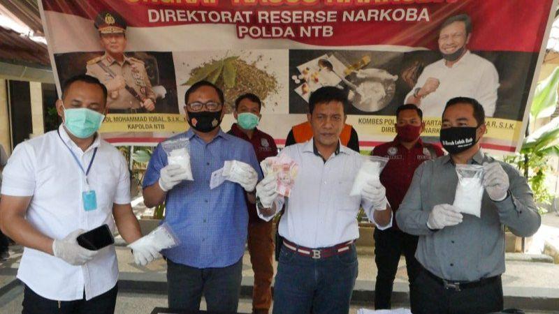 Polda NTB Tangkap Penyelundup 800 Gram Sabu-sabu dari Batam