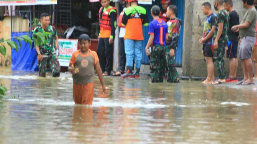 Hujan Lebat Mengguyur Padang dari Semalam, Ratusan Rumah Terendam Banjir