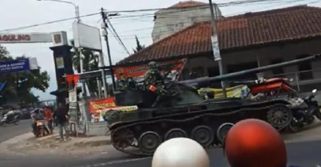 Penyebar Video Tank TNI Seruduk Motor di Bandung Tengah Diburu?