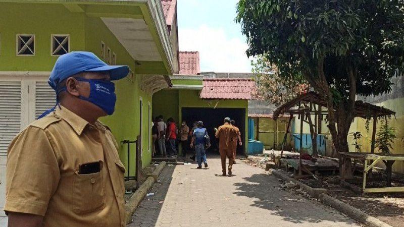 Tercium Bau Busuk dari Rumah yang Telah Kosong Sebulan, Ada Mayat?